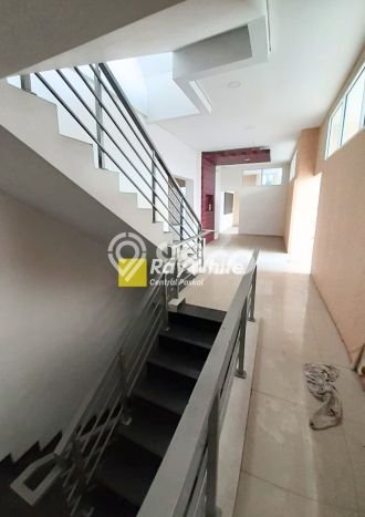 Disewakan Ruko di Kawasan Ramai Pajajaran Luas 450m2 Disewakan Ruko di Kawasan Ramai Pajajaran Luas 450m2