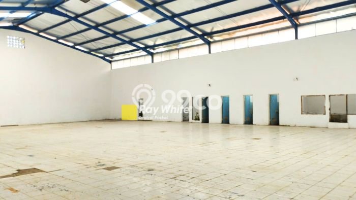 Unit Gudang Dijual di Bandung LT 1410m2 & LB 1000m2 Unit Gudang Dijual di Bandung LT 1410m2 & LB 1000m2