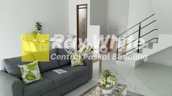 Jual Rumah Bagus Siap Huni LB 115m2 di Batununggal, Bandung Jual Rumah Bagus Siap Huni LB 115m2 di Batununggal, Bandung