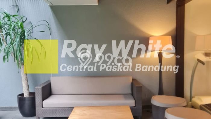 Rumah Elit LB 700m2 Siap Pakai Desain Elegan di Setra Duta, Bandung Rumah Elit LB 700m2 Siap Pakai Desain Elegan di Setra Duta, Bandung