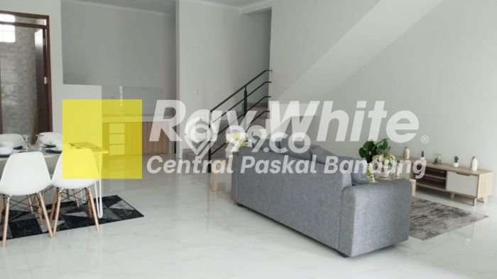 Jual Rumah Bagus Siap Huni LB 115m2 di Batununggal, Bandung Jual Rumah Bagus Siap Huni LB 115m2 di Batununggal, Bandung