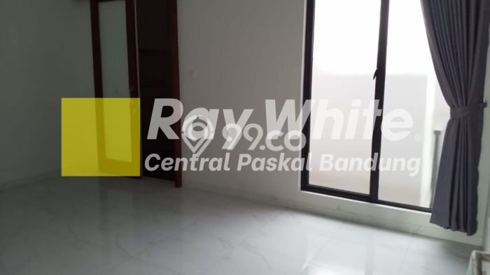 Jual Rumah Bagus Siap Huni LB 115m2 di Batununggal, Bandung Jual Rumah Bagus Siap Huni LB 115m2 di Batununggal, Bandung