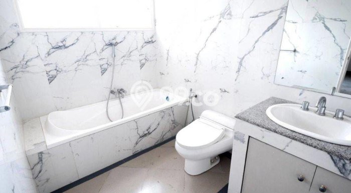 Rumah di Kebayoran Baru, 5 KT, Lingkungan Premium, Luas 688m2m² LB 758m2m² Rumah di Kebayoran Baru, 5 KT, Lingkungan Premium, Luas 688m2m² LB 758m2m²