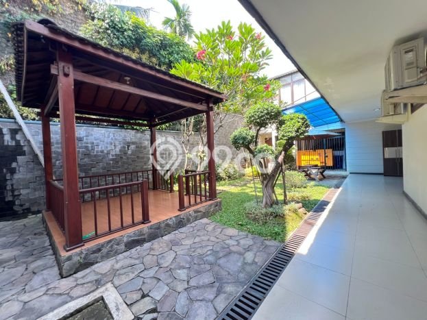 Disewakan Rumah Nyaman di Menteng Harga Rp 850 Juta/ Tahun Disewakan Rumah Nyaman di Menteng Harga Rp 850 Juta/ Tahun