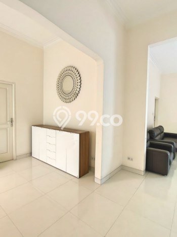 Disewakan Rumah Modern di Menteng Harga Rp 650 Juta/ Tahun Disewakan Rumah Modern di Menteng Harga Rp 650 Juta/ Tahun
