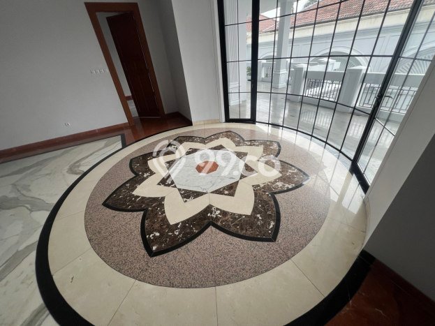 Dijual Rumah Mewah Elegan Dengan View Eksklusif di Pondok Indah, Jakarta Selatan Dijual Rumah Mewah Elegan Dengan View Eksklusif di Pondok Indah, Jakarta Selatan