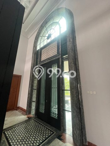 Dijual Rumah Mewah Elegan Dengan View Eksklusif di Pondok Indah, Jakarta Selatan Dijual Rumah Mewah Elegan Dengan View Eksklusif di Pondok Indah, Jakarta Selatan