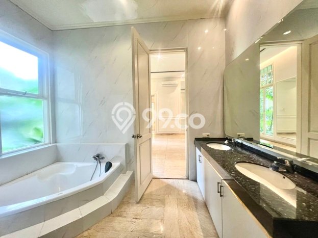 Rumah Modern Dikontrakkan di Kemang Jakarta Selatan Lokasi Sangat Strategis Rumah Modern Dikontrakkan di Kemang Jakarta Selatan Lokasi Sangat Strategis