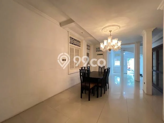 Lokasi terbaik! Rumah siap huni disewakan di Menteng LB 200m2 Lokasi terbaik! Rumah siap huni disewakan di Menteng LB 200m2