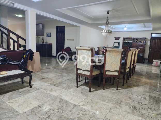 Rumah 9 Kamar Lengkap Disewakan di Menteng Harga Kompetitif Rumah 9 Kamar Lengkap Disewakan di Menteng Harga Kompetitif