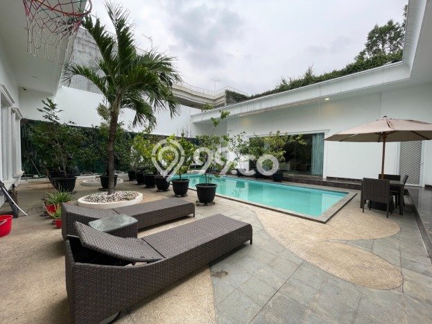 Dijual Rumah Premium dengan Fasilitas Sekitar Komplit di Menteng, Jakarta Pusat Dijual Rumah Premium dengan Fasilitas Sekitar Komplit di Menteng, Jakarta Pusat