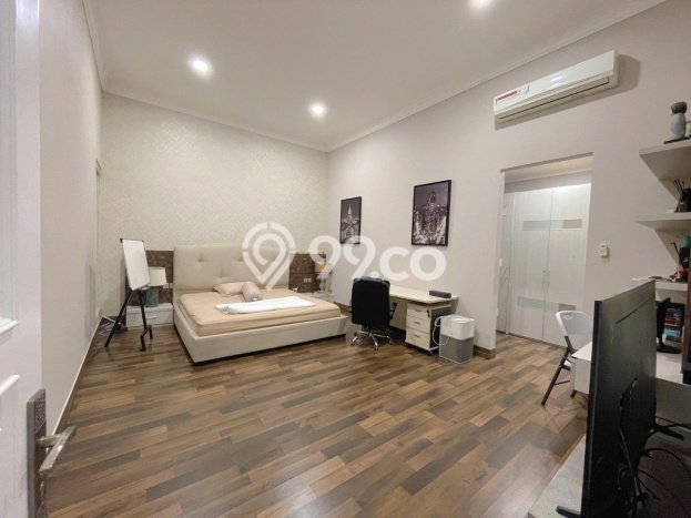 Rumah 4 Kamar Siap Huni Dikontrakkan di Menteng Harga Kompetitif Rumah 4 Kamar Siap Huni Dikontrakkan di Menteng Harga Kompetitif