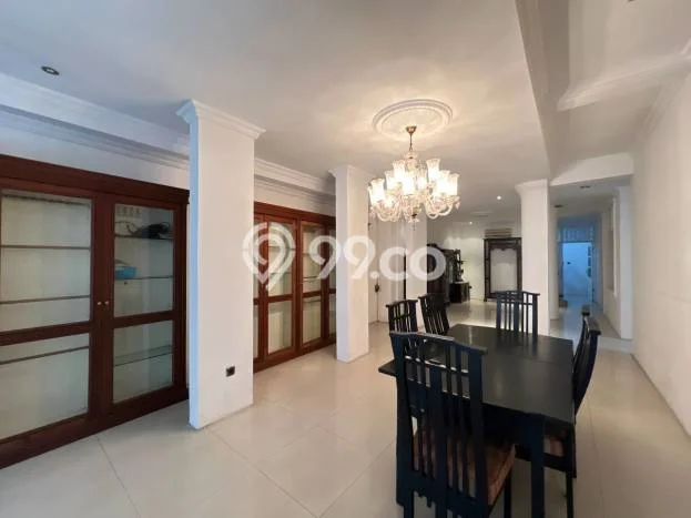 Lokasi terbaik! Rumah siap huni disewakan di Menteng LB 200m2 Lokasi terbaik! Rumah siap huni disewakan di Menteng LB 200m2