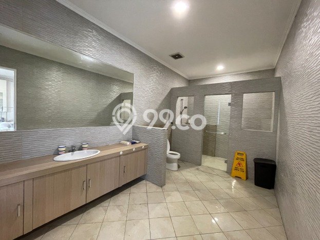 Dijual Rumah Premium dengan Fasilitas Sekitar Komplit di Menteng, Jakarta Pusat Dijual Rumah Premium dengan Fasilitas Sekitar Komplit di Menteng, Jakarta Pusat