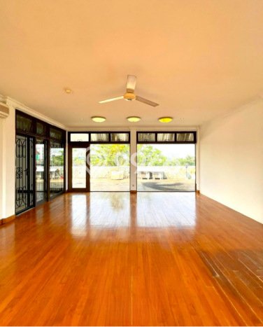 Rumah Elit Modern Tanpa Renovasi di Mega Kuningan Jakarta Selatan Rumah Elit Modern Tanpa Renovasi di Mega Kuningan Jakarta Selatan