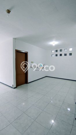 For Sale Rumah 5 Kamar Lokasi Ideal Bagus dan Strategis di Lowokwaru For Sale Rumah 5 Kamar Lokasi Ideal Bagus dan Strategis di Lowokwaru