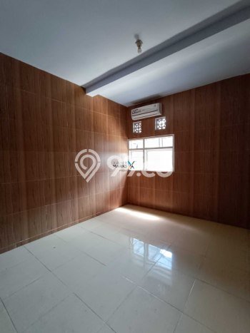 Lokasi strategis! Rumah siap huni disewakan di Klojen LB 200m2 Lokasi strategis! Rumah siap huni disewakan di Klojen LB 200m2