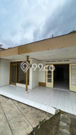 Lokasi strategis! Rumah siap pakai disewakan di Klojen LB 282m2 Lokasi strategis! Rumah siap pakai disewakan di Klojen LB 282m2