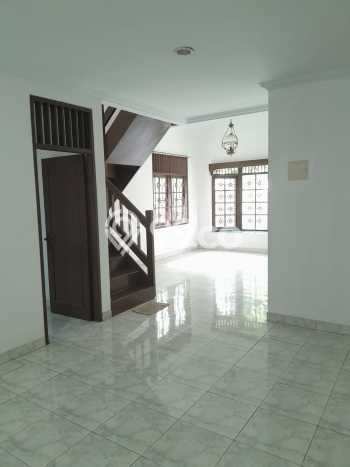 Rumah Elit Modern Tanpa Renovasi di Bintaro Tangerang Selatan Rumah Elit Modern Tanpa Renovasi di Bintaro Tangerang Selatan