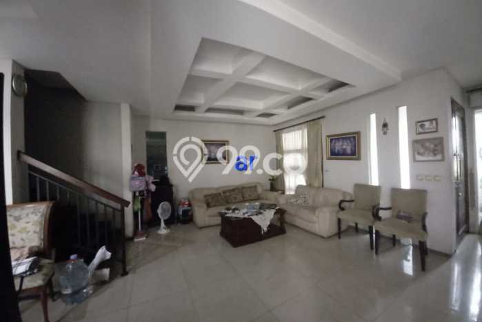 Hunian Mewah LB 220m2 Siap Huni Desain Elegan di Bintaro, Tangerang Selatan Hunian Mewah LB 220m2 Siap Huni Desain Elegan di Bintaro, Tangerang Selatan