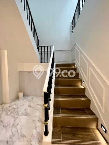 Jual Rumah Luas Elegan Dengan View Eksklusif di Pondok Indah, Jakarta Selatan Jual Rumah Luas Elegan Dengan View Eksklusif di Pondok Indah, Jakarta Selatan