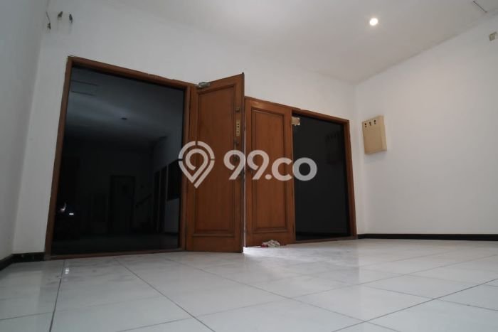 Ruko Bagus Dijual LB 180m2 Lokasi Strategis Tangerang Selatan Area Cocok untuk Bisnis Ruko Bagus Dijual LB 180m2 Lokasi Strategis Tangerang Selatan Area Cocok untuk Bisnis