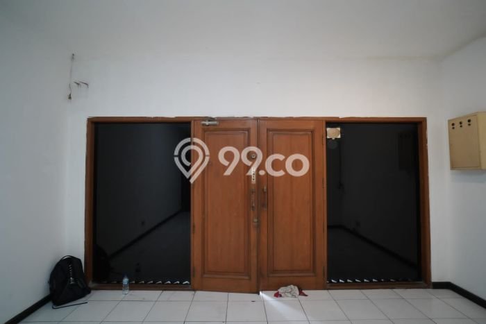 Ruko Bagus Dijual LB 180m2 Lokasi Strategis Tangerang Selatan Area Cocok untuk Bisnis Ruko Bagus Dijual LB 180m2 Lokasi Strategis Tangerang Selatan Area Cocok untuk Bisnis