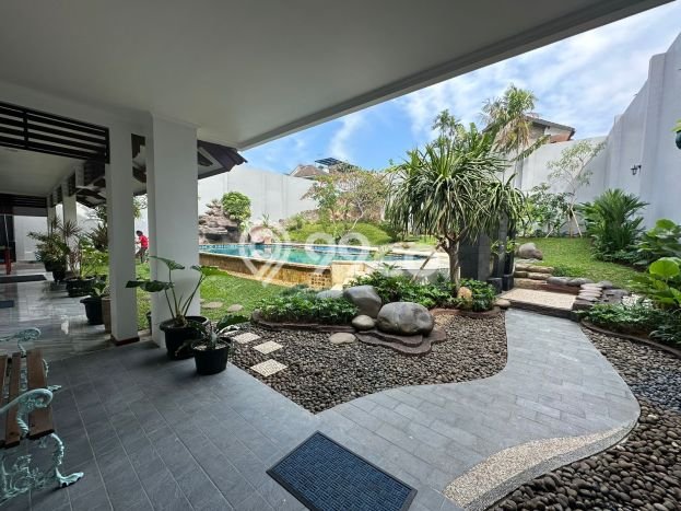 For Sale! Premium House LT 1000m2 Desain Elegan di Cipete For Sale! Premium House LT 1000m2 Desain Elegan di Cipete