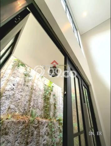 Rumah Elit LB 150m2 Siap Huni Desain Elegan di Sektor 9-Bintaro, Tangerang Selatan Rumah Elit LB 150m2 Siap Huni Desain Elegan di Sektor 9-Bintaro, Tangerang Selatan