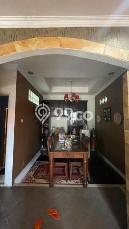 Hunian Mewah LB 200m2 Siap Huni Desain Elegan di Bintaro, Tangerang Selatan Hunian Mewah LB 200m2 Siap Huni Desain Elegan di Bintaro, Tangerang Selatan