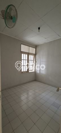 Rumah Luas Asri 3 KT Siap Pakai di Bintaro Tangerang Selatan Rumah Luas Asri 3 KT Siap Pakai di Bintaro Tangerang Selatan