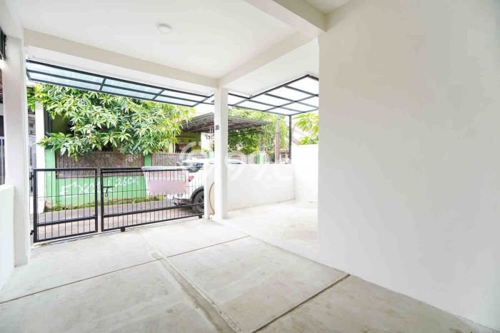 For Sale Hunian Rumah Terawat 3 KT di Bintaro, Tangerang Selatan For Sale Hunian Rumah Terawat 3 KT di Bintaro, Tangerang Selatan