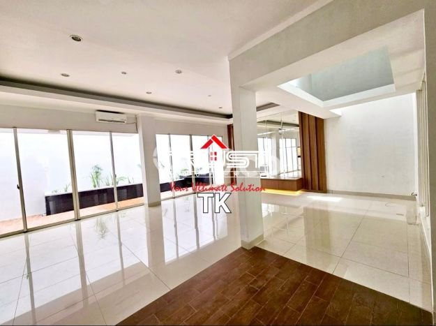 Rumah Kontrakan Tangerang Selatan LT 204m2 LB 240m2 Area Bintaro Rumah Kontrakan Tangerang Selatan LT 204m2 LB 240m2 Area Bintaro