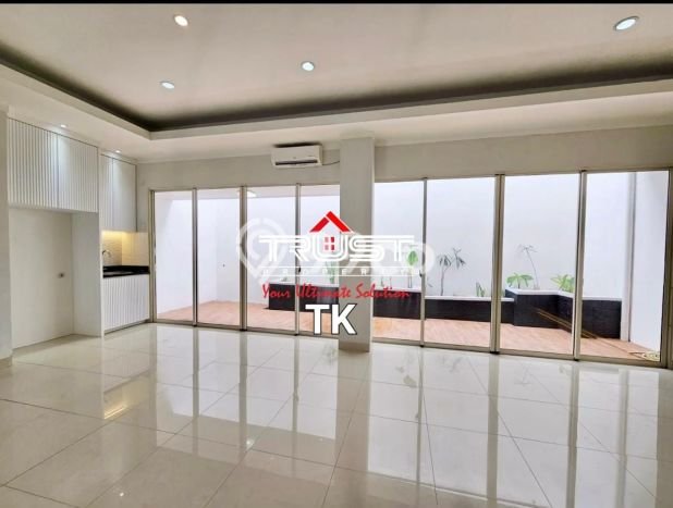 Rumah Kontrakan Tangerang Selatan LT 204m2 LB 240m2 Area Bintaro Rumah Kontrakan Tangerang Selatan LT 204m2 LB 240m2 Area Bintaro