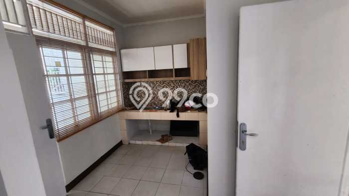Rumah Mewah LB 70m2 Siap Huni Desain Elegan di Bintaro, Tangerang Selatan Rumah Mewah LB 70m2 Siap Huni Desain Elegan di Bintaro, Tangerang Selatan