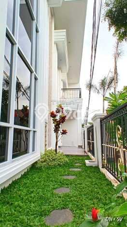 Jual Rumah Luas Elegan Dengan View Eksklusif di Bintaro, Tangerang Selatan Jual Rumah Luas Elegan Dengan View Eksklusif di Bintaro, Tangerang Selatan