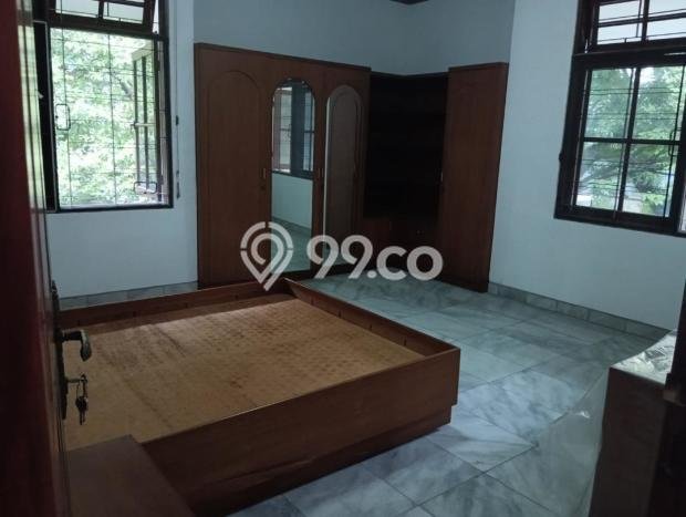 Rumah 6 Kamar Siap Huni Disewakan di Kebayoran Baru Harga Kompetitif Rumah 6 Kamar Siap Huni Disewakan di Kebayoran Baru Harga Kompetitif