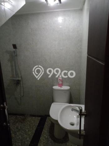 Rumah Disewakan Tangerang Selatan LT 247m2 LB 300m2 Area Bintaro Rumah Disewakan Tangerang Selatan LT 247m2 LB 300m2 Area Bintaro