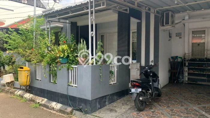 Rumah Modern Cantik 3 Kamar Siap Huni di Ciracas Rumah Modern Cantik 3 Kamar Siap Huni di Ciracas