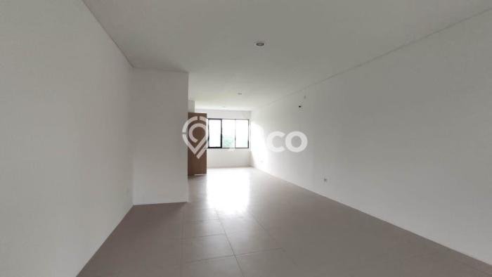 Ruko disewakan lokasi strategis Lippo Cikarang Cikarang 185m2 Ruko disewakan lokasi strategis Lippo Cikarang Cikarang 185m2