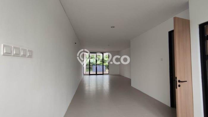 Ruko disewakan lokasi strategis Lippo Cikarang Cikarang 185m2 Ruko disewakan lokasi strategis Lippo Cikarang Cikarang 185m2