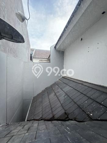 For Sale Hunian Rumah Terawat 4 Kamar di BSD, Tangerang For Sale Hunian Rumah Terawat 4 Kamar di BSD, Tangerang