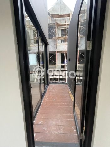 Hunian Mewah Siap Huni LT 102m2 di Pasar Minggu, Jakarta Selatan Hunian Mewah Siap Huni LT 102m2 di Pasar Minggu, Jakarta Selatan