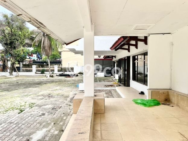 Komersial Disewa di Jakarta Selatan dengan LB 1100m2 Area Komersial Ramai Komersial Disewa di Jakarta Selatan dengan LB 1100m2 Area Komersial Ramai