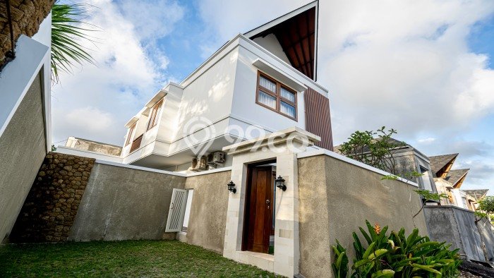 Jual Rumah Mewah Elegan Dengan View Eksklusif di Jimbaran, Badung Jual Rumah Mewah Elegan Dengan View Eksklusif di Jimbaran, Badung