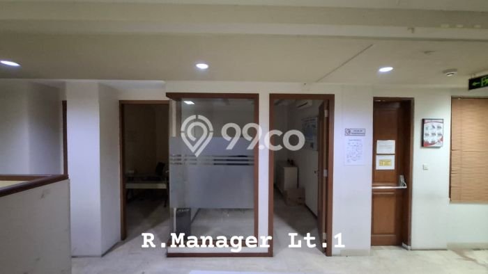 Hunian Minimalis dengan LT 368m2 & LB 1104m2 Disewakan di Cipete Hunian Minimalis dengan LT 368m2 & LB 1104m2 Disewakan di Cipete
