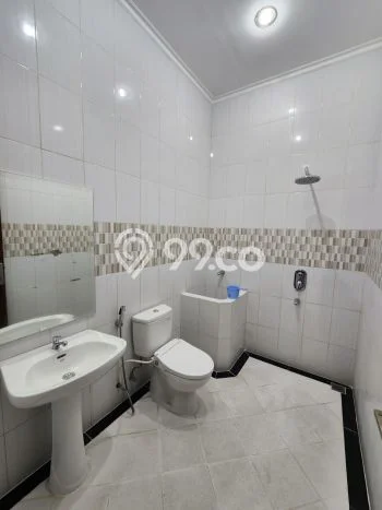 For Sale Hunian Rumah Terawat 4 Kamar di Bukit Sari, Semarang For Sale Hunian Rumah Terawat 4 Kamar di Bukit Sari, Semarang