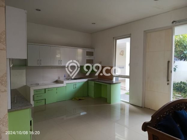 Rumah Asri area , 4 KT, LT 252m2m² Bangunan 191m2m² Rumah Asri area , 4 KT, LT 252m2m² Bangunan 191m2m²