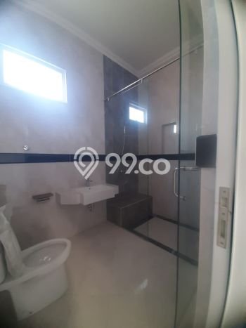 For Rent Ruko Premium Kawasan Semarang Tengah, Luas 353m², Area Bisnis For Rent Ruko Premium Kawasan Semarang Tengah, Luas 353m², Area Bisnis