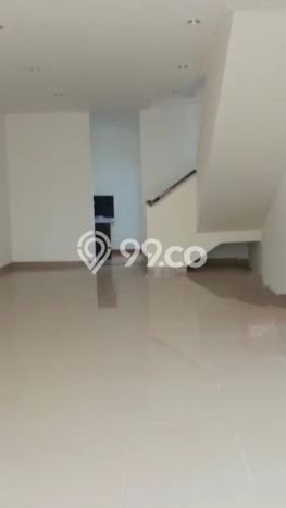 Ruko Strategis di , Luas 180m2m², Akses Utama, Berkembang Ruko Strategis di , Luas 180m2m², Akses Utama, Berkembang